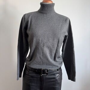 Verona - Grey Turtleneck Sweater